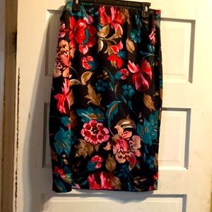 Never worn. Xl SHEIN floral skirt